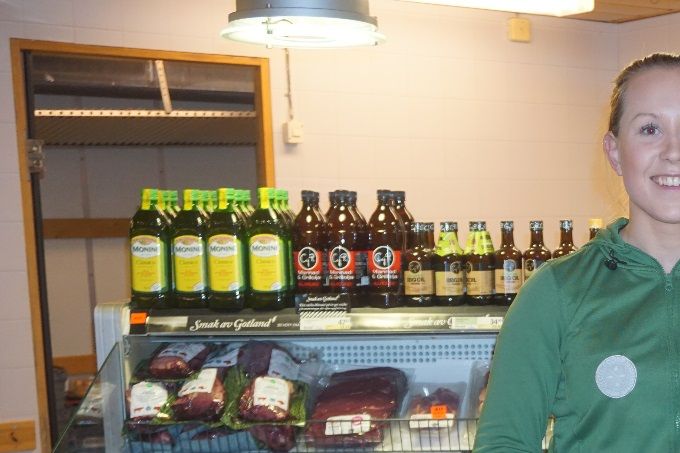 Elin Sandelin Nöjd & Glad Butikschef på vårat Fina Coop Roma